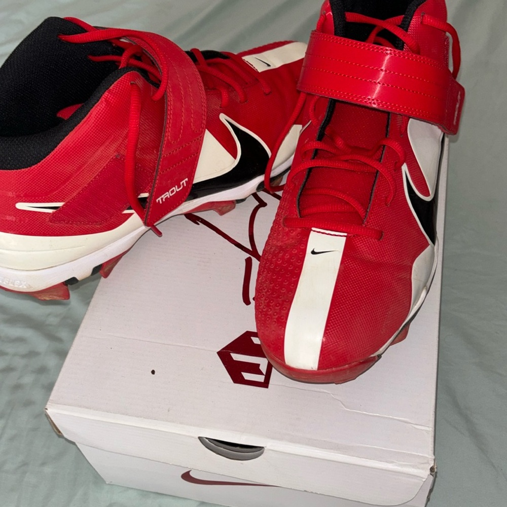 MIKE TROUT CLEATS SIZE 13